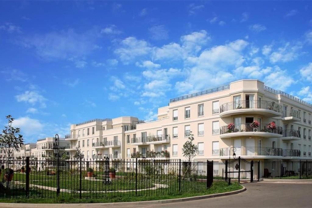 Appartement Wakandais-proche Disney, parking&wifi Montévrain Extérieur photo